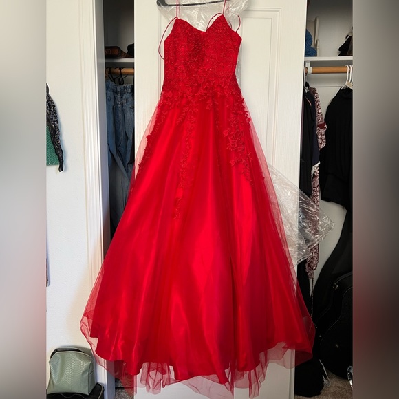 Eureka EK1002 Ball Gown